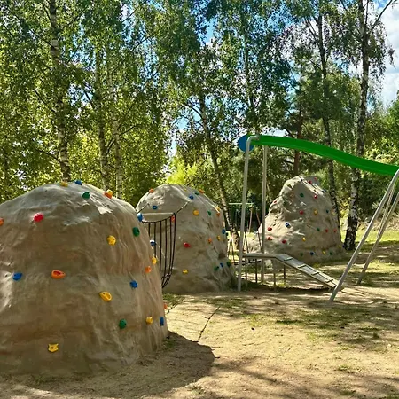 Milocin Park Centrum Wypoczynkowo-konferencyjne ベッド・アンド・ブレックファスト 4*