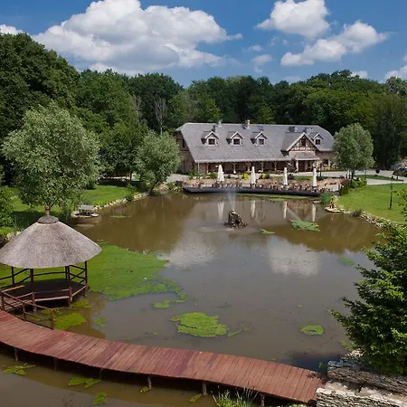 Milocin Park Centrum Wypoczynkowo-konferencyjne Bed & Breakfast
