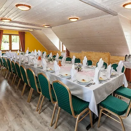 Bed and breakfast Milocin Park Centrum Wypoczynkowo-konferencyjne Pierwoszow