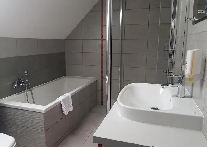 Milocin Park Centrum Wypoczynkowo-Konferencyjne Bed & Breakfast 4*